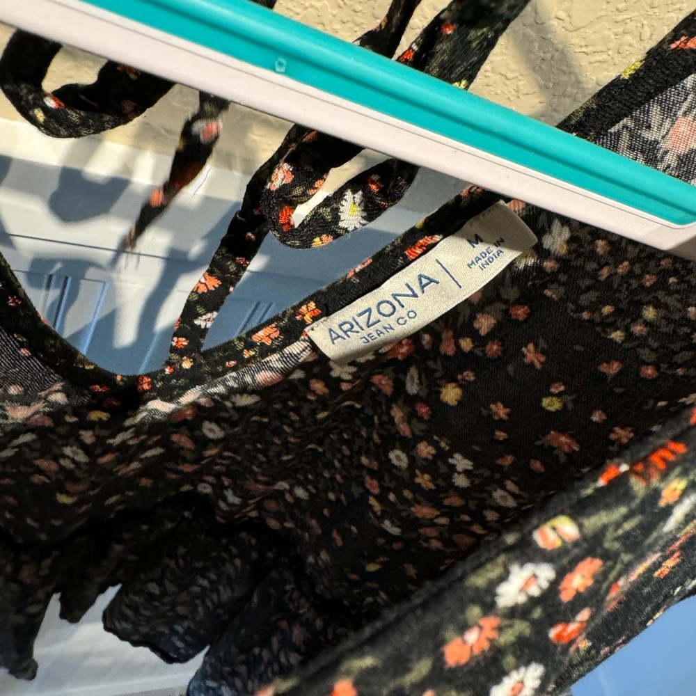 Floral Crop Top - Picture 3 of 3